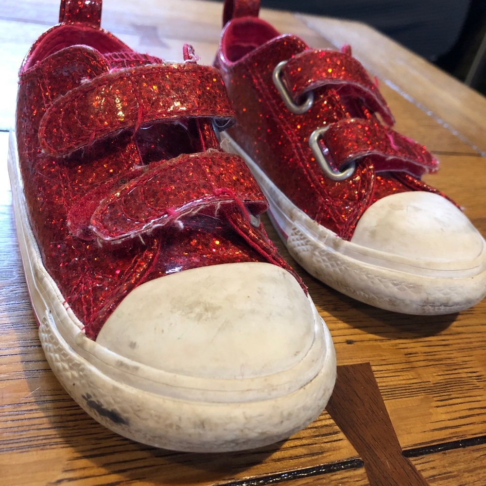 Toddler size 9 glitter red Converse